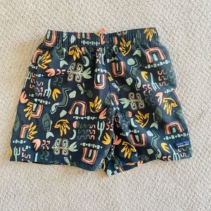 Patagonia boys’ lined swim trunks, size L